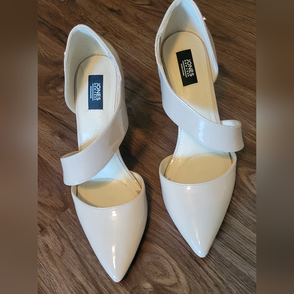 Jones New York Women's Cream Heels